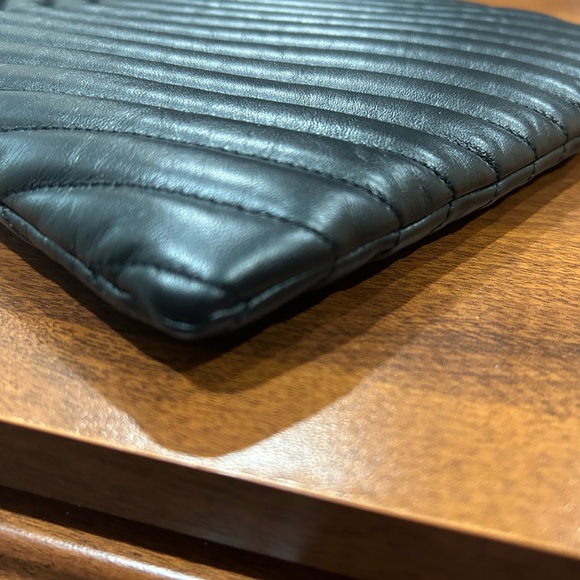 ❤️❤️ YSL SAINT LAURENT CLUTCH 🌺❤️ - Picture 15 of 17